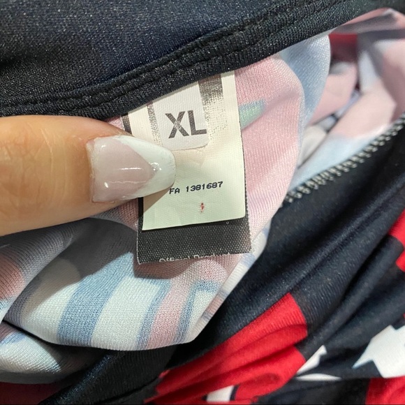 Red Black Stripe Bonucci Jersey AC Milan Home - Picture 5 of 5